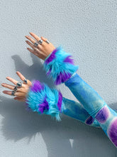 Sully Sleeves