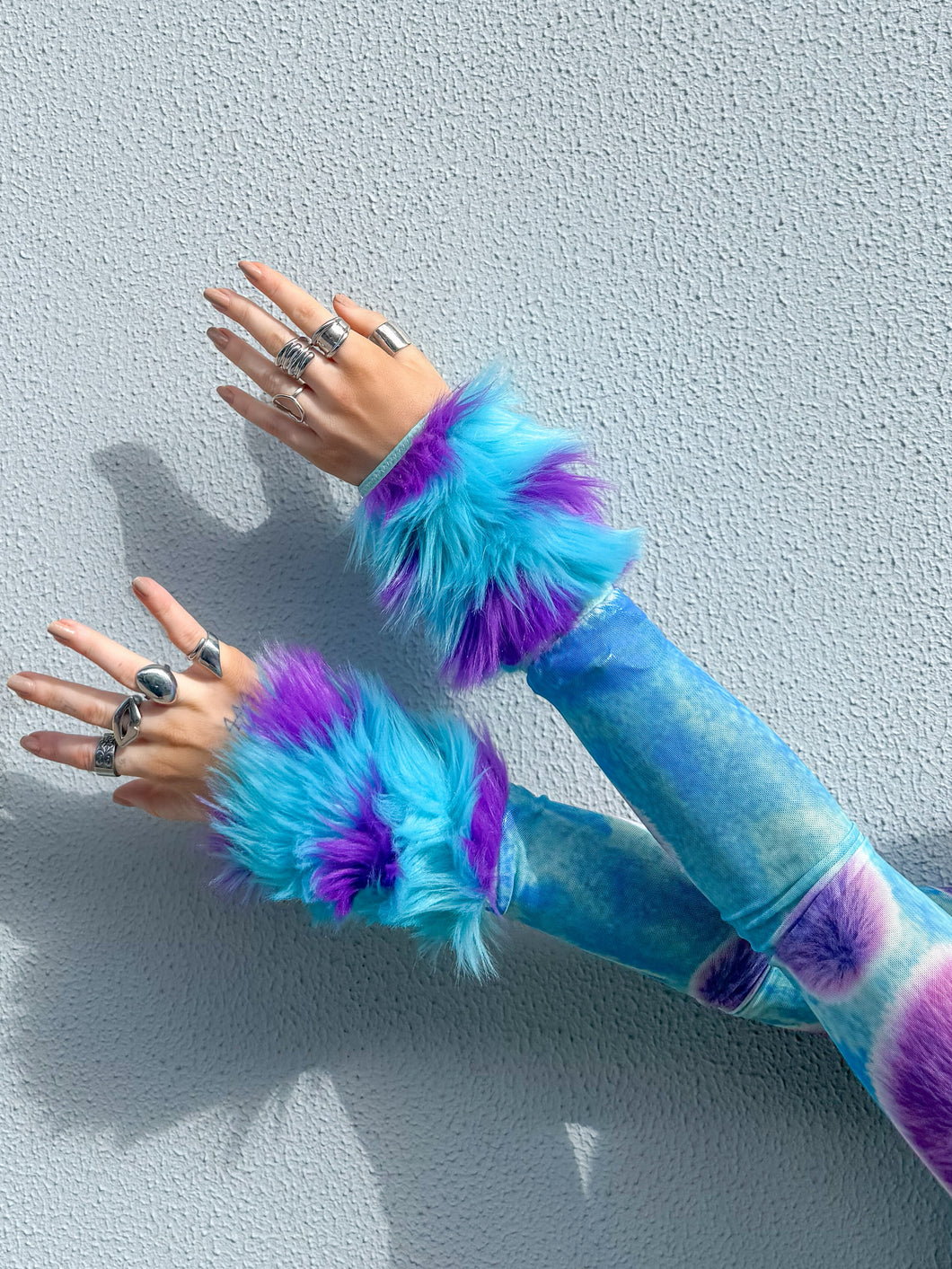 Sully Sleeves